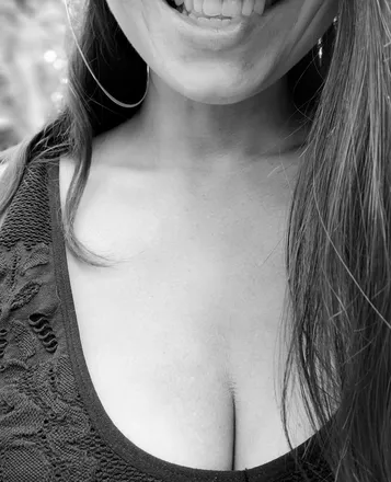 OnlyFans account  vthotwifey avatar 1