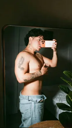 OnlyFans of kike.ec