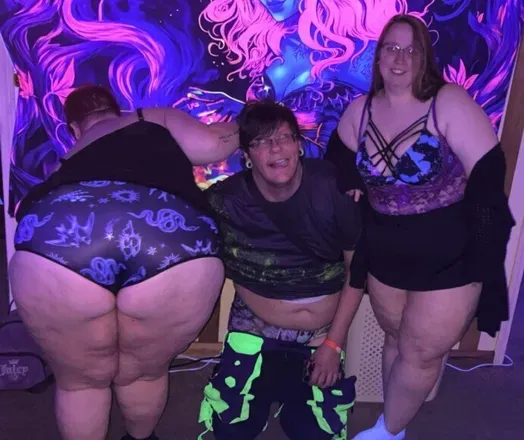 OnlyFans account  mazisbitch header 2
