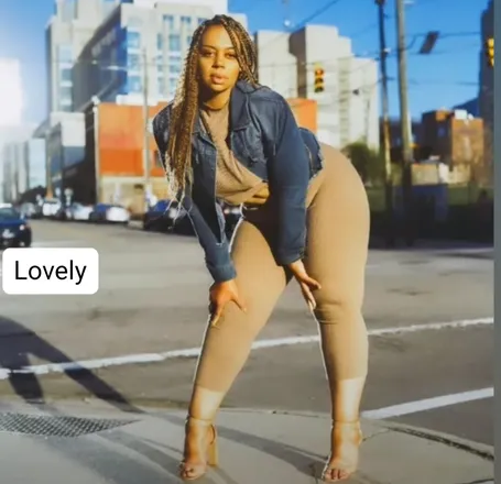 OnlyFans cuenta lovelycarolina header 2