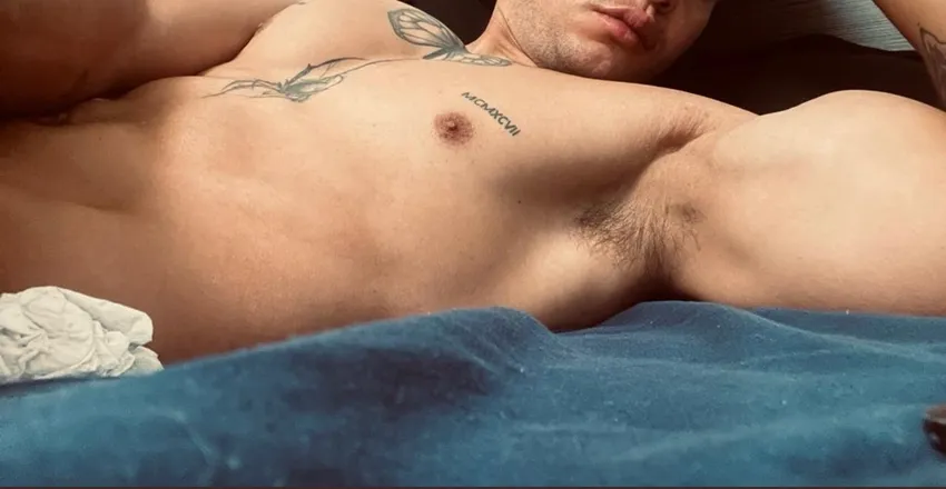 OnlyFans account  youngguy07 header 2