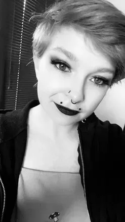 OnlyFans cuenta demongingerkitty2 avatar 1