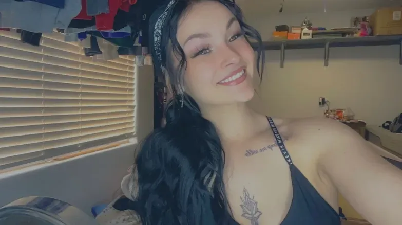 OnlyFans cuenta nikkibaby0206 avatar 1
