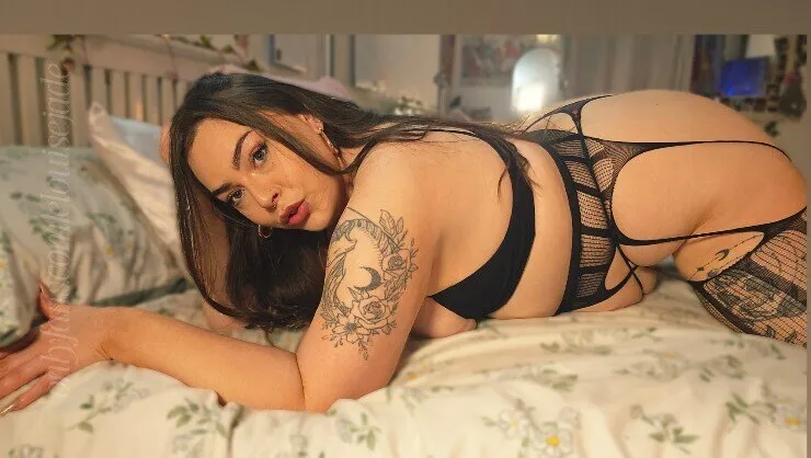 OnlyFans account  elouisejade header 2