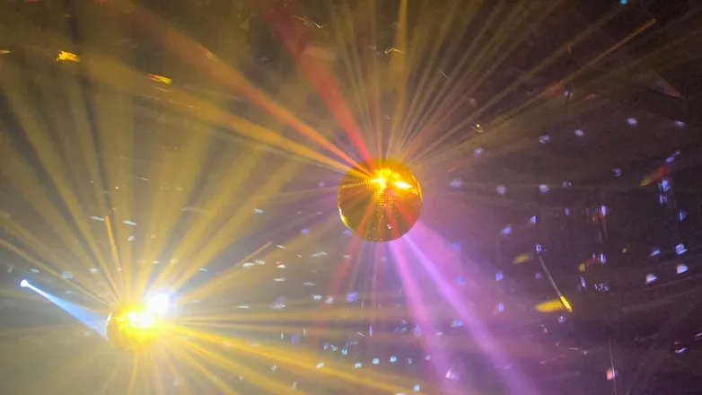 OnlyFans cuenta disco-stick header 2