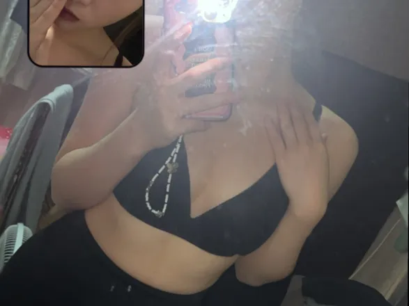 OnlyFans cuenta petitegemini.c header 2