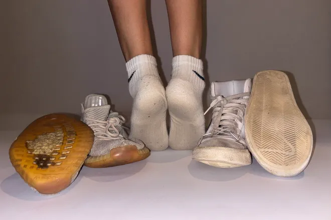 OnlyFans cuenta dirtyyfeetgirl header 2