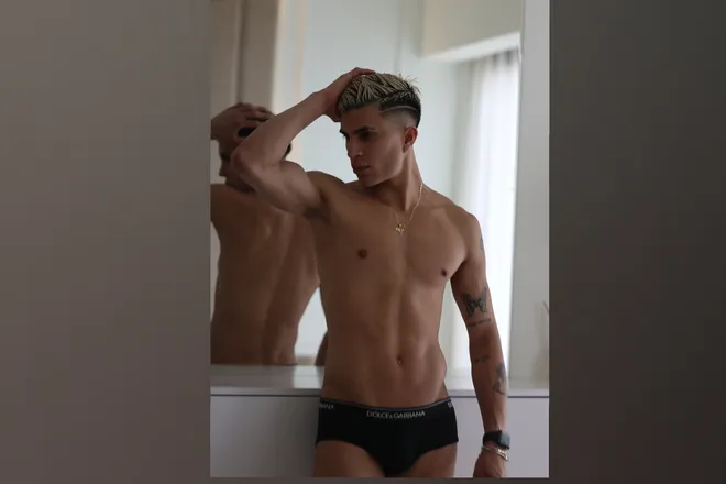 OnlyFans cuenta victoroficial header 2