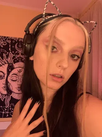 OnlyFans cuenta paintedbyjulia avatar 1