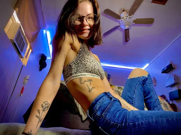 OnlyFans cuenta codenameevelyn27 header 2