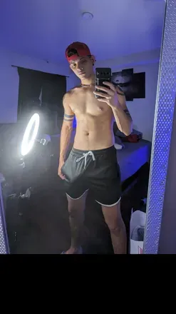 OnlyFans cuenta deceiver1828 avatar 1