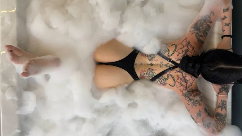 OnlyFans cuenta callmebellaa header 2