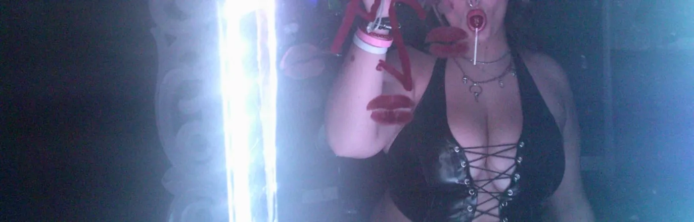 OnlyFans account  decentttygoth header 2