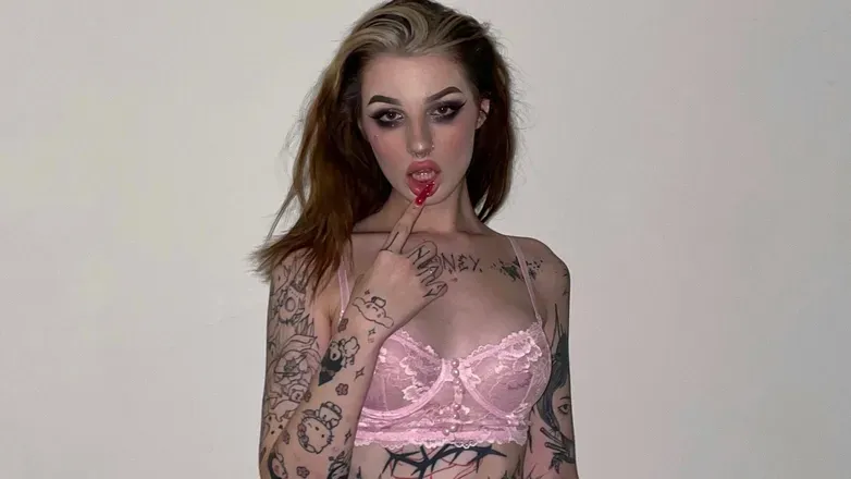 OnlyFans cuenta molliganbitch header 2