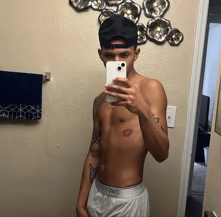 OnlyFans cuenta papideleche header 2