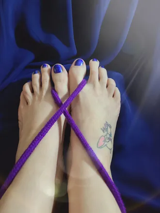 OnlyFans cuenta montyrosefeet header 2
