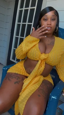 OnlyFans account  thereal_tee header 2