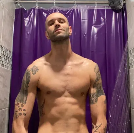 OnlyFans cuenta daddyhangdown avatar 1