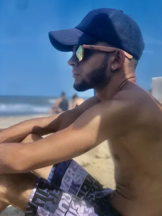 OnlyFans cuenta guevara_alejo header 2