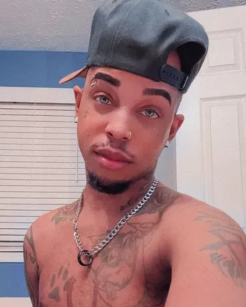 OnlyFans account  lovell_lykaon avatar 1