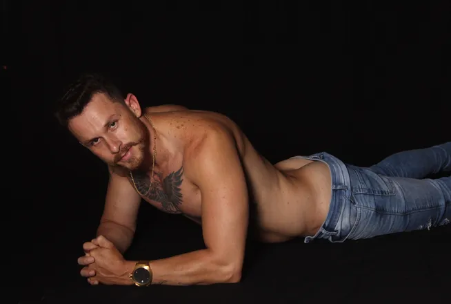OnlyFans cuenta gutto13 header 2