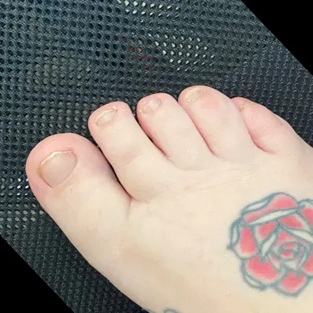 OnlyFans cuenta lookatmyfeetz header 2
