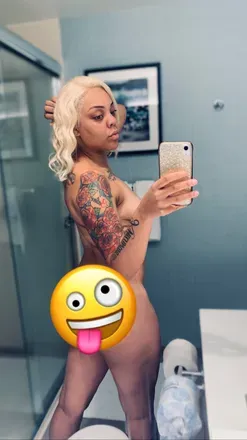 OnlyFans cuenta moet.love avatar 1