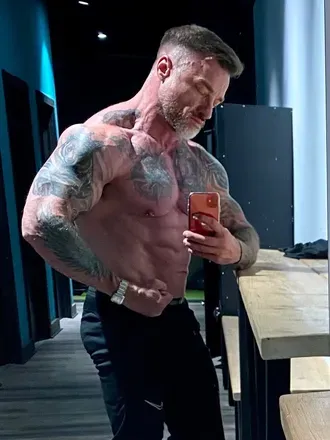 OnlyFans cuenta ross-hurston header 2