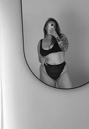 OnlyFans cuenta pinkiered header 2