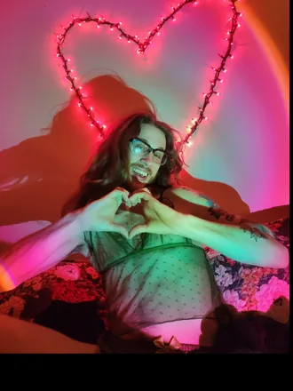 OnlyFans account  hybridloverboi header 2