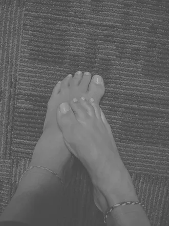 OnlyFans cuenta barefootbunny2 header 2
