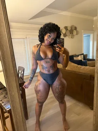 OnlyFans cuenta meadabaddiest header 2