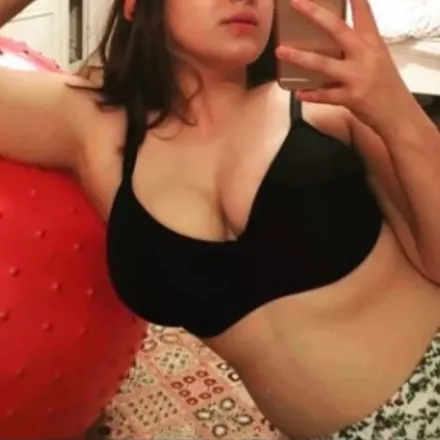 OnlyFans cuenta itsmahekbaby header 2