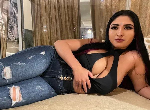 OnlyFans cuenta saanvi.says header 2