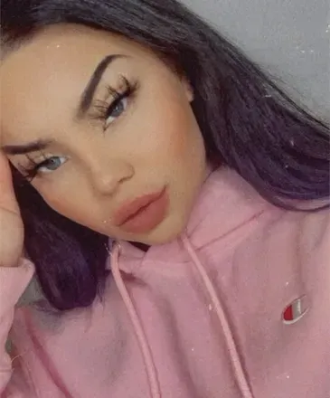 OnlyFans account  emjnsn avatar 1