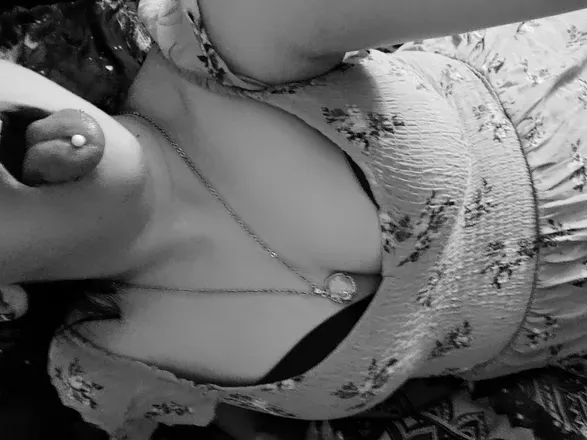OnlyFans cuenta zombiecutiee header 2