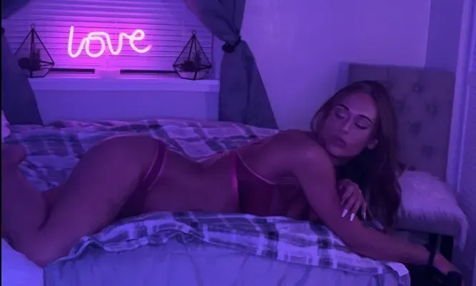 OnlyFans cuenta logantaylortakeover header 2