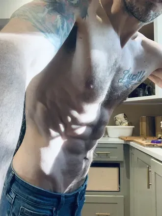 OnlyFans cuenta iamotterpop header 2