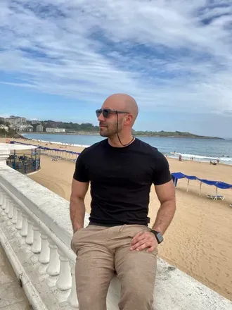 OnlyFans account  leoncaser avatar 1