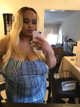 OnlyFans cuenta thickumsnelly header 2