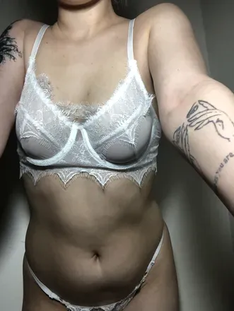 OnlyFans cuenta emmawaters004 header 2