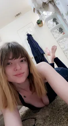 OnlyFans cuenta bippityboppititties header 2