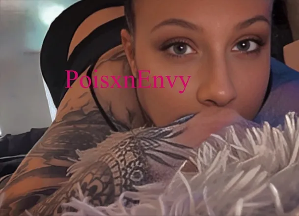 OnlyFans account  poisxnenvy header 2