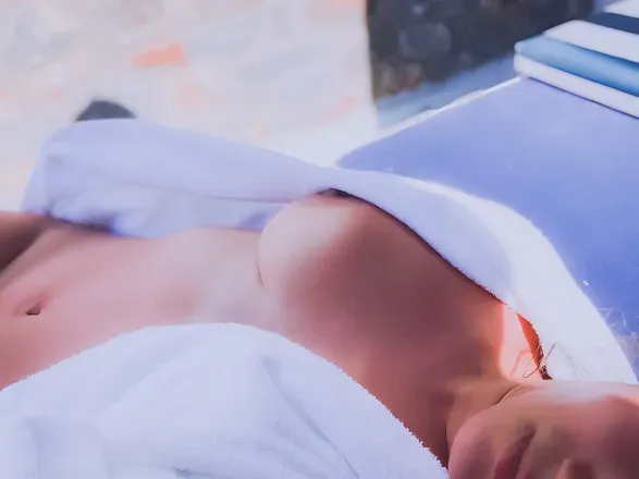 OnlyFans cuenta xo_petite_me_ox header 2