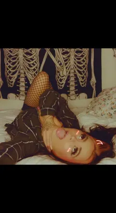 OnlyFans account  anxious.iris avatar 1