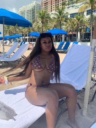 OnlyFans cuenta kkarmadoll header 2