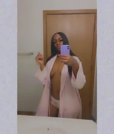 OnlyFans cuenta mkeneishaa header 2