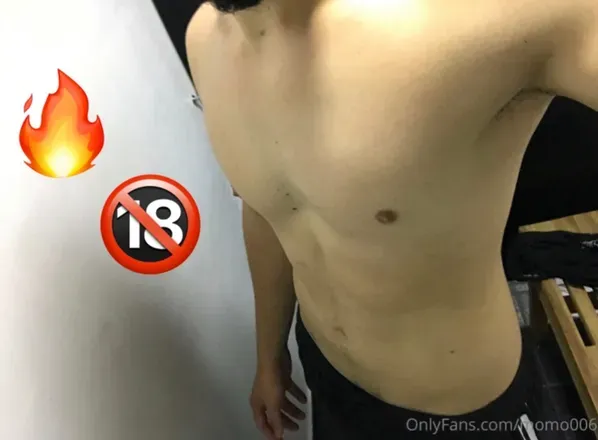 OnlyFans cuenta momo006 avatar 1