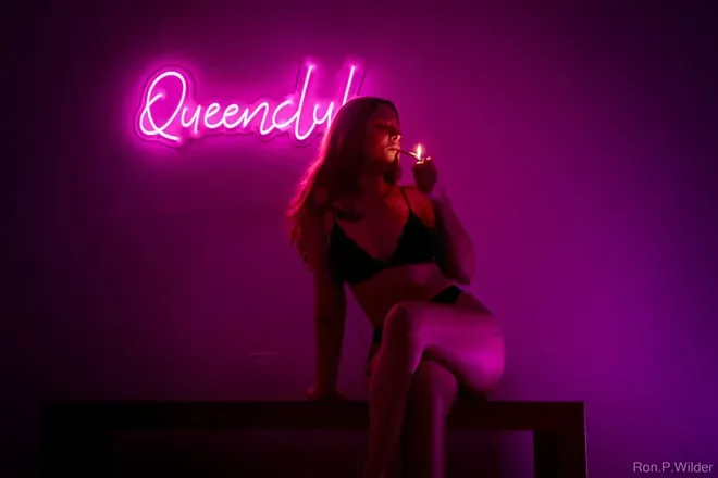 OnlyFans cuenta queen.red5 header 2