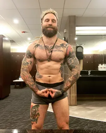 OnlyFans account  abwolf1990 avatar 1